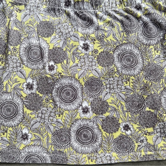 J. Jill Pull-On Skirt Green Black White Sketch Floral Elastic Waist | Size S - Picture 3 of 5